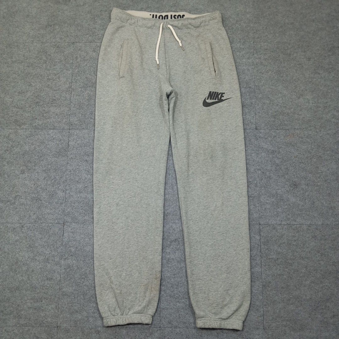Nike Gray Sweatpants (Category: Joggers) located in Taguig. Submitted by sito. (Listing ID 1470404307, Image 2). Description: For sale! 📣 Nike Gray Sweatpants Specs and measurements: • Size Small • Length 40 inches • Width 30 inches • Hips 22 inches • Thigh 12 inches • Inseam 30 inches • Leg 6 Opening Condition Details: • Excellent Condition • No issue • Color rate: 10/10 • Overall Condition: 10/10 Price: ~ ₱451 Transaction Details: Location: Up