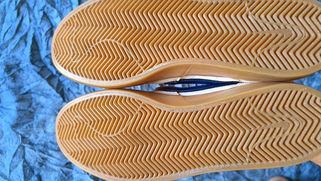 Nike Heritage Vulc ✨ (Category: Sneakers) located in Dumaguete. Submitted by iam_fredo17 (Listing ID 1470455253, Image 3). Description: as new condition ☑️ nego ☑️.