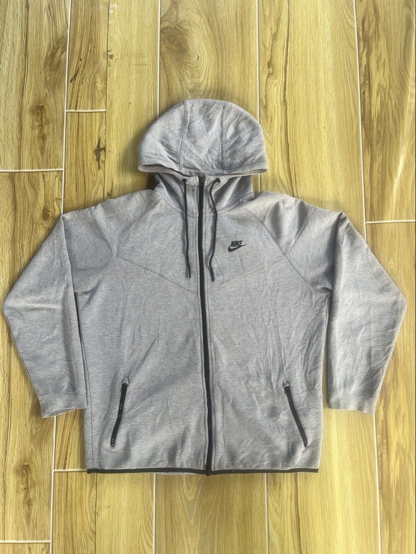 Nike hodie two way zipper (Category: Hoodies) located in Buenavista. Submitted by jamesthrift0001 (Listing ID 1470369584, Image 1). Description: .