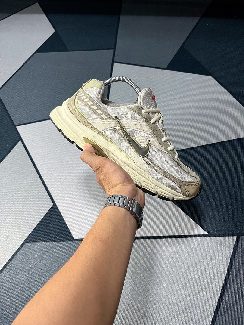 Nike Initiator Light Bone Khaki (Category: Casual Shoes) located in Butuan. Submitted by jacobfrost (Listing ID 1470371116, Image 1). Description: 9 us mens 42.5 eur 27 cm Excellent condition minor sockliner tear / replaced insole 1300 plus sf.