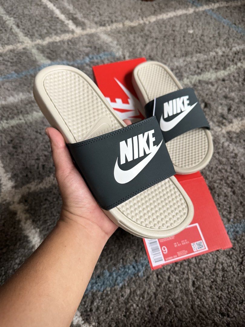 Nike Jdi Benassi (Category: Slippers & Slides) located in Bacoor. Submitted by robingueco (Listing ID 1470387427, Image 3). Description: Size 9/10/11.