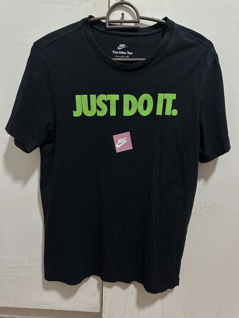 NIKE JUST DO IT PRELOVED SHIRT SMALL (Category: Tshirts & Polo Shirts ) located in Manila. Submitted by noblecrystal2026 (Listing ID 1470505859, Image 1). Description: preloved condition 10/10 no holes no damaged color: black rfs decluttering ships narionwide.