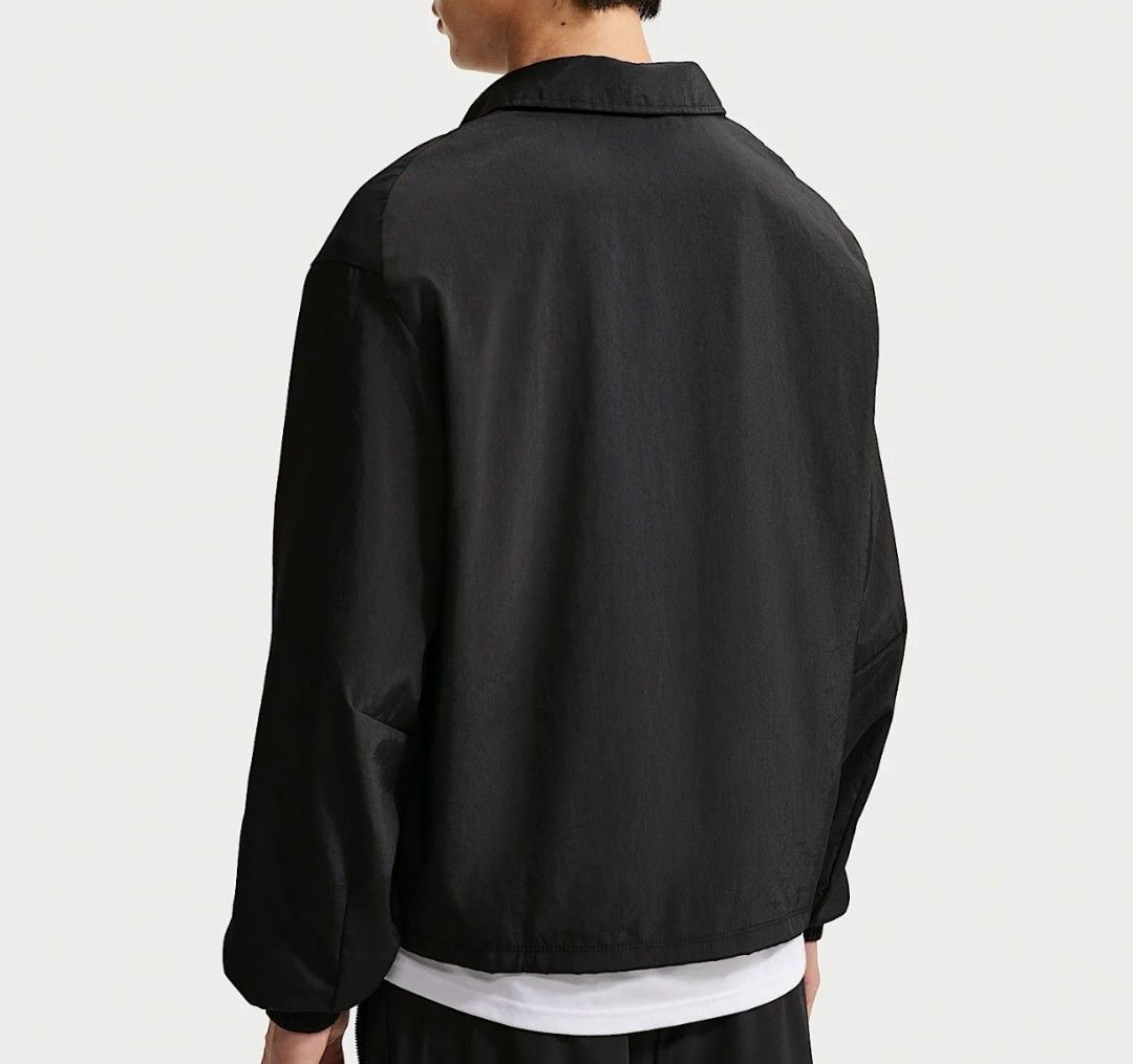 Nike Kobe woven jacket REPEL (Category: Coats, Jackets and Outerwear) located in Quezon City. Submitted by justinkixs (Listing ID 1470352723, Image 2). Description: size Medium, Large bnew. legit.