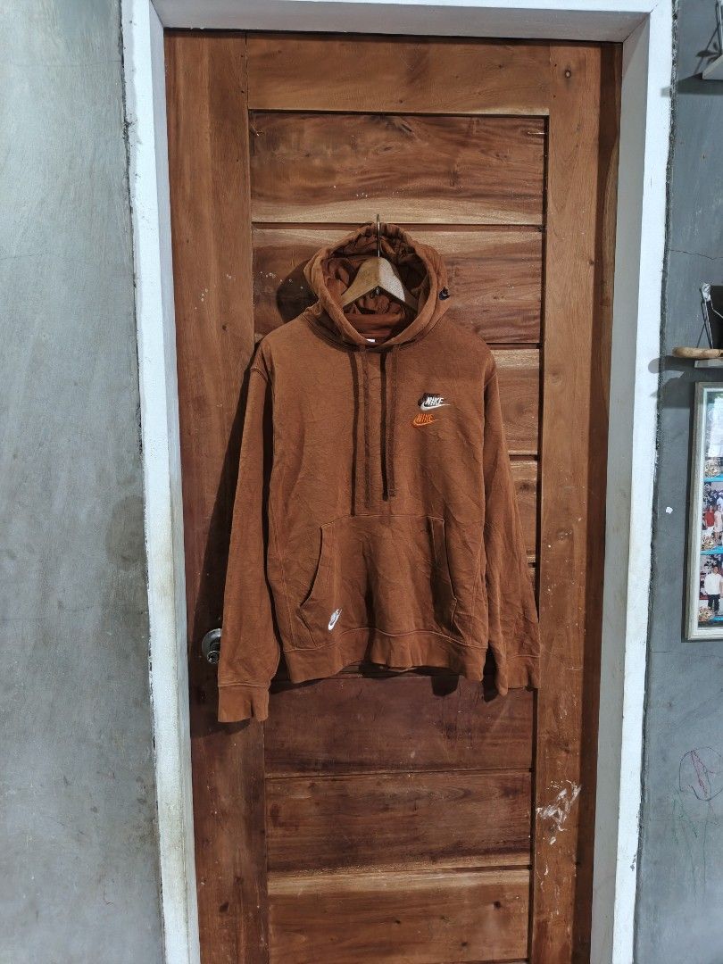 NIKE MULTIGO HOODIE (Category: Coats, Jackets and Outerwear) located in Tagum. Submitted by danelle_closet1106 (Listing ID 1470405983, Image 1). Description: EXCELLENT TO NEW CONDITION VERY MINIMAL ISSUE SEE LAST PIC SIZE:SMALL.