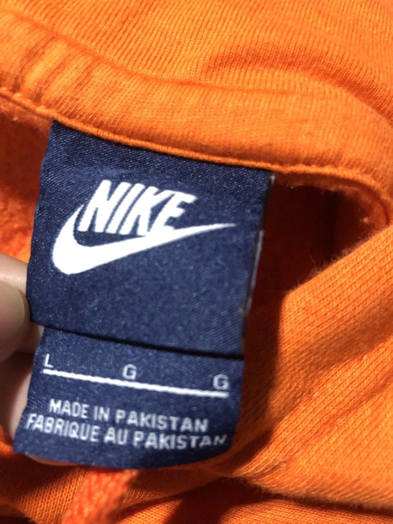 NIKE ORANGE HOODIE JACKET (Category: Coats, Jackets and Outerwear) located in General Trias. Submitted by gracesabel55302 (Listing ID 1470462849, Image 3). Description: NIKE ORANGE HOODIE JACKET SIZE…LARGE WIDTH…21.5 LENGTH..28.5 .