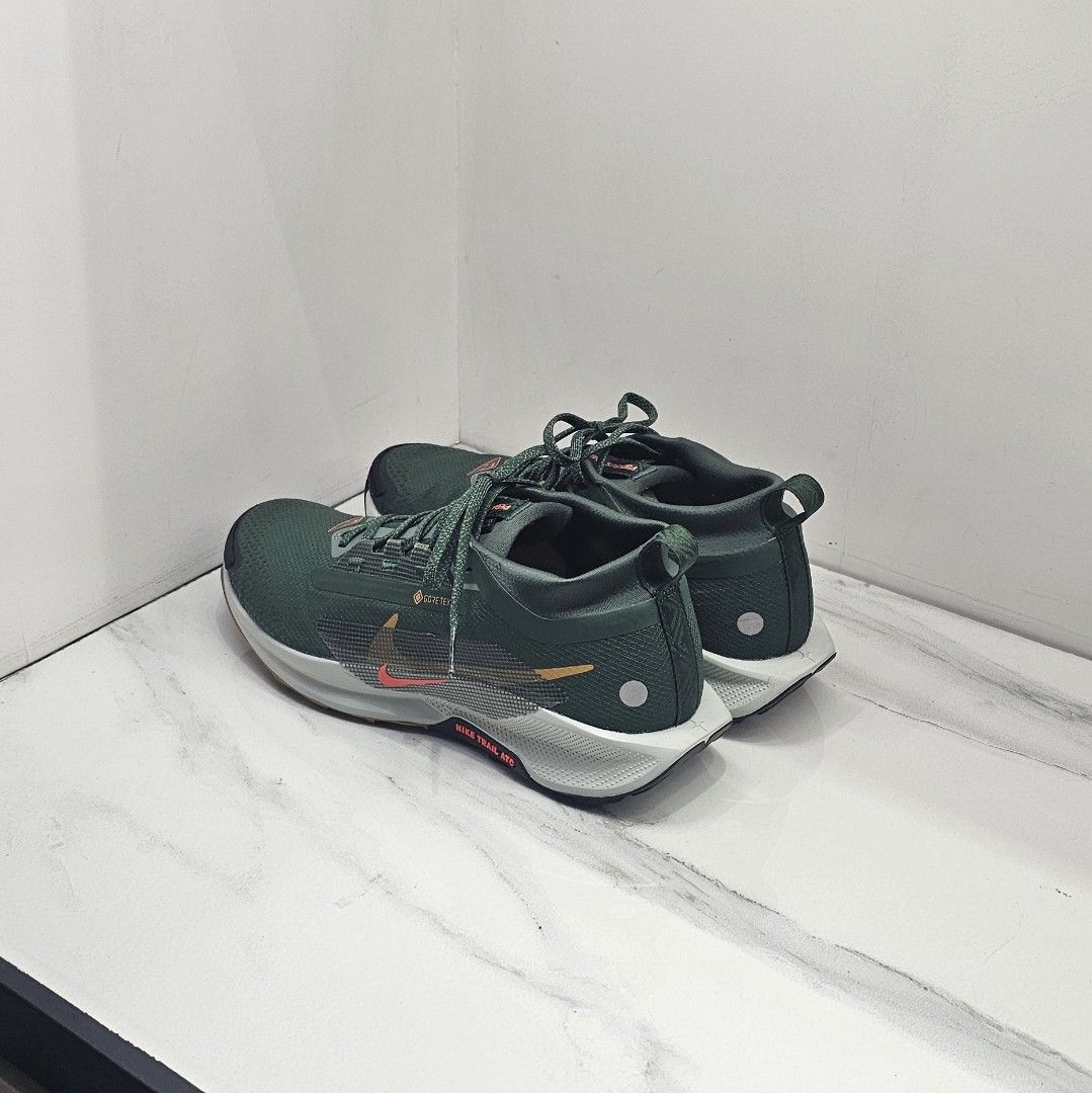 Nike Pegasus Trail 5 Gore-Tex Green (Category: Sneakers) located in Manila. Submitted by jv.ln (Listing ID 1470382171, Image 2). Description: Bought in outlet No box Sz 9.5 Tried but never used .
