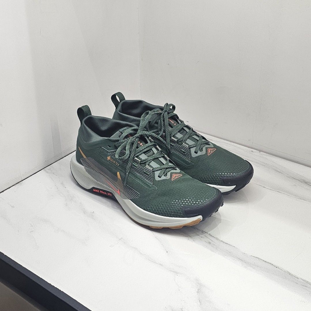 Nike Pegasus Trail 5 Gore-Tex Green (Category: Sneakers) located in Manila. Submitted by jv.ln (Listing ID 1470382171, Image 1). Description: Bought in outlet No box Sz 9.5 Tried but never used .