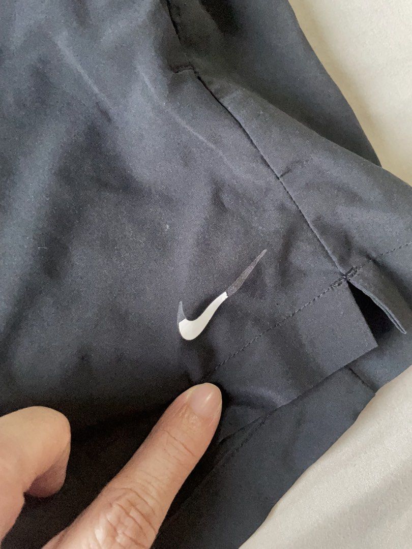 Nike Pro Dri-FIT Shorts (Category: Activewear) located in Muntinlupa City. Submitted by afs77 (Listing ID 1470443260, Image 2). Description: - Brand: Nike Pro - Size: Medium - Color: Black with purple elastic waistband - Material: Dri-FIT (moisture-wicking) - Condition: Great for running, gym sessions Location: Filinvest city, Alabang.