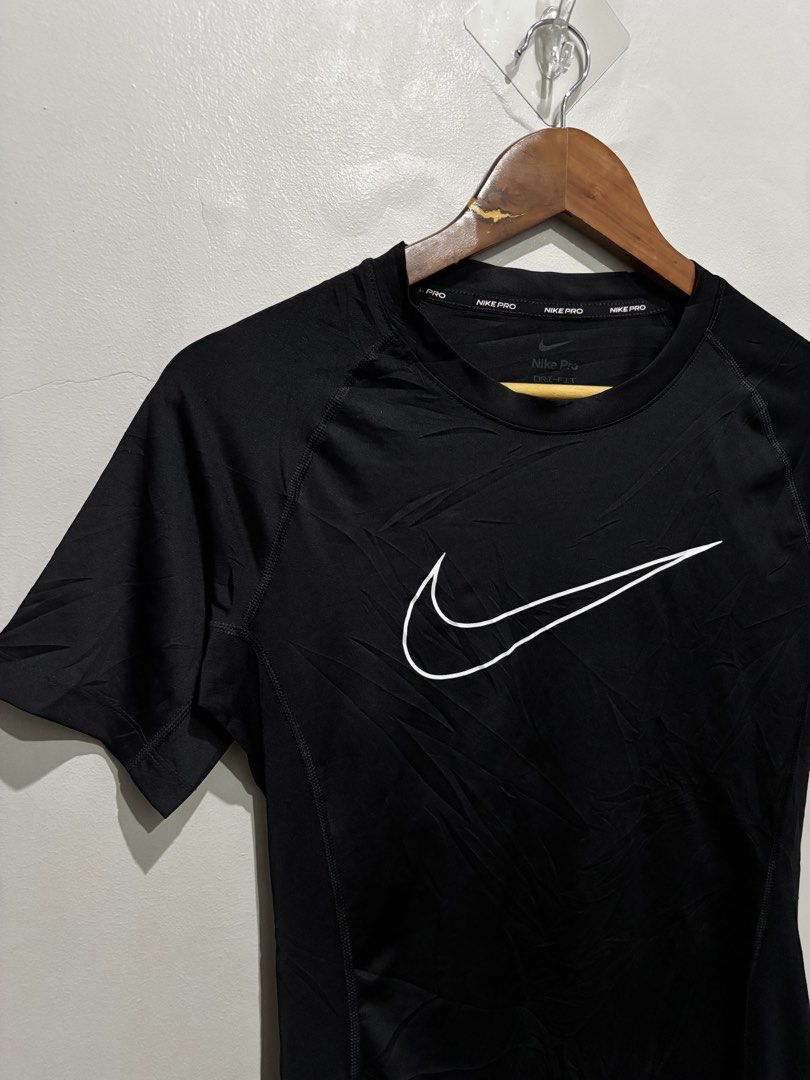Nike Pro Size - Medium (Category: Tshirts & Polo Shirts ) located in Cagayan de Oro. Submitted by rare.theory (Listing ID 1470361330, Image 2). Description: Size: Medium (Men’s) Dimensions: W-18 / L-26 (Stretchable) Condition: Good as new Color rate: 10/10 Mine: ₱650 + (sf) Loc: Iligan City, Mindanao. (CAN SHIP NATIONWIDE)🇵🇭.