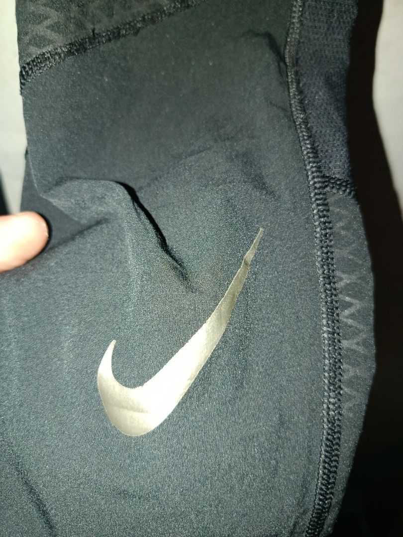 Nike Pro Zonal Strength Tights Black Size L (Category: Underwear) located in Nabunturan. Submitted by marmitoren42236 (Listing ID 1470397104, Image 2). Description: - Brand: Nike Pro Zonal Strength - Item: Men's Compression Tights / Workout Pants - Size: Large (Men's) - Color: Solid Black with Metallic Silver Swoosh - Style Code: 839488-010 - Features: Diamond mesh texturing for targeted muscle support and wide branded elastic waistband - Conditi