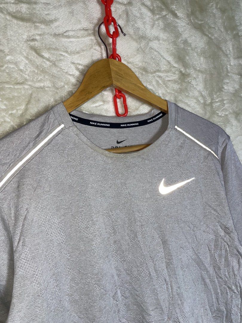 Nike running (Category: Tshirts & Polo Shirts ) located in Molave. Submitted by ikong_thrift07 (Listing ID 1470354384, Image 2). Description: .