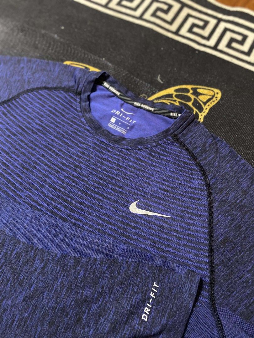 NIKE RUNNING DRI FIT SHIRT (Category: Activewear) located in Quezon City. Submitted by thrift.sta (Listing ID 1470372583, Image 2). Description: EXCELLENT NO ISSUE 28X19 499+Sf.