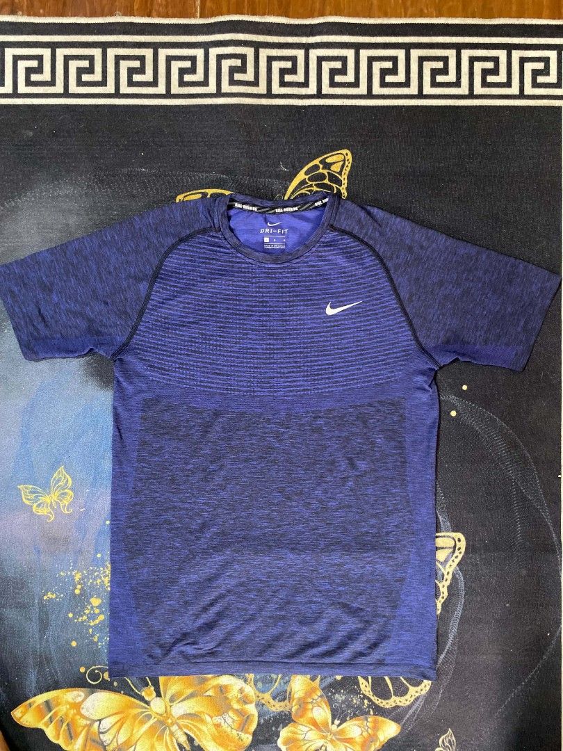 NIKE RUNNING DRI FIT SHIRT (Category: Activewear) located in Quezon City. Submitted by thrift.sta (Listing ID 1470372583, Image 1). Description: EXCELLENT NO ISSUE 28X19 499+Sf.