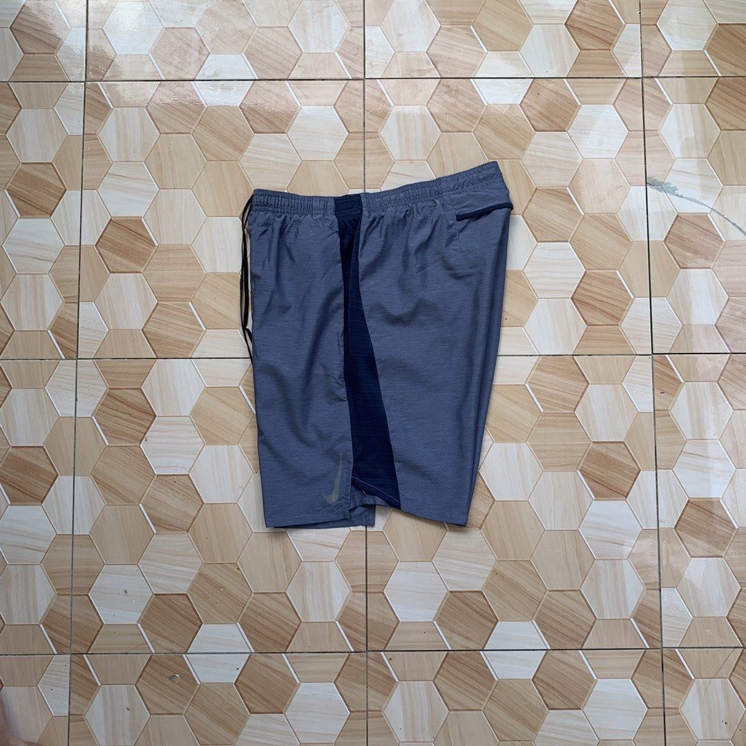Nike Running Short❗️ (Category: Shorts) located in Cebu City. Submitted by darrylopon12219 (Listing ID 1470373715, Image 2). Description: Orig💯 Excellent Condition No Issue Size Large Color Rate:9.5/10 Dimes:W30-34 L18 Leghole 11 -Need Wash 📍 CONSOLACION, CEBU ‎🚚 ship via J&T ‎DM NOW📩.