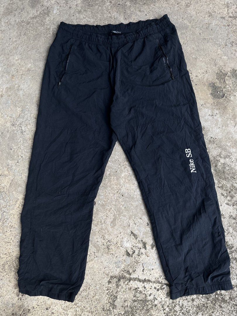 Nike sb (Category: Joggers) located in Tagum. Submitted by arzeamomas68314 (Listing ID 1470397895, Image 1). Description: W34 L38 Excellent No issue 9/10 color rate .