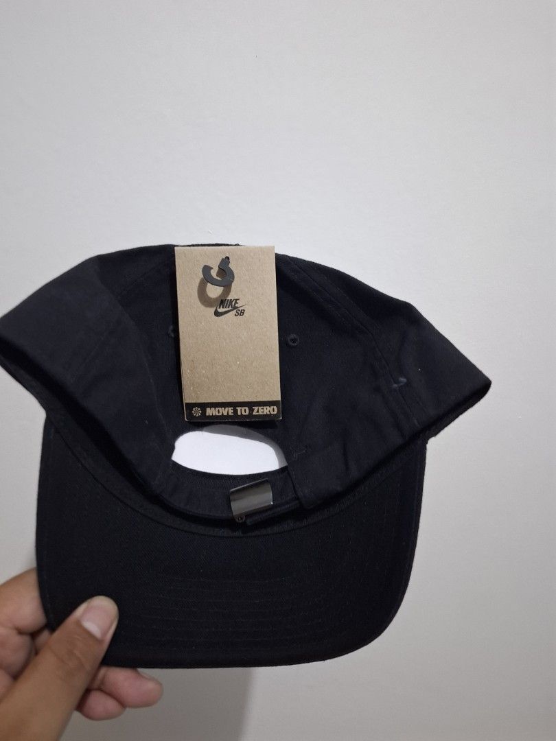 Nike sb cap (Category: Caps & Hats) located in Tarlac. Submitted by christopher.24 (Listing ID 1470396279, Image 2). Description: brandnew legit.