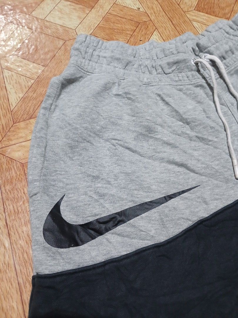 NIKE SHORT (Category: Shorts) located in Munoz. Submitted by cabalardomine98 (Listing ID 1470505568, Image 2). Description: DIMES:W30TO34 L21 CONDITION:EXCELLENT COLOR RATE:9.8/10 ISSUE:NONE WALA HAVY COTTON 3 POCKET.