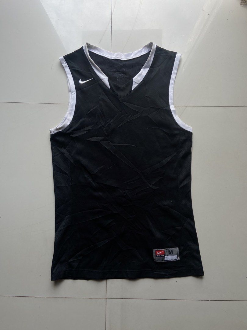 Nike Team Jersey (Category: Activewear) located in Panabo. Submitted by thrifty.red (Listing ID 1470371592, Image 1). Description: width:18 length:28 Medium Excellent Condition.