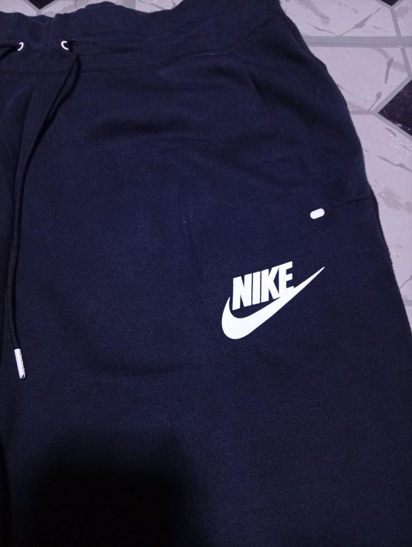NIKE TECH FLEECE JOGGER (Category: Joggers) located in Caloocan City. Submitted by narvaezlorven (Listing ID 1470533769, Image 3). Description: GOOD AS BNEW CONDITION NO ISSUE 10/10 COLOR RATE WAIST 30-32 TAYTAY RIZAL LOC OPEN FOR MEET UP COURIER: JNT OR LALAMOVE.