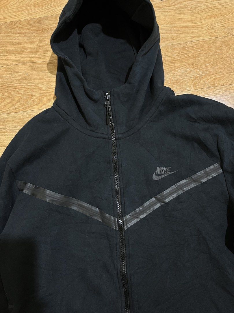 NIKE TECHFLEECE (Category: Coats, Jackets and Outerwear) located in Zamboanga. Submitted by alterramz08 (Listing ID 1470478783, Image 2). Description: NIKE TECHFLEECE SIZE XL Width 23 Length 27 Excellent Condition Price : 800Pesos !!.