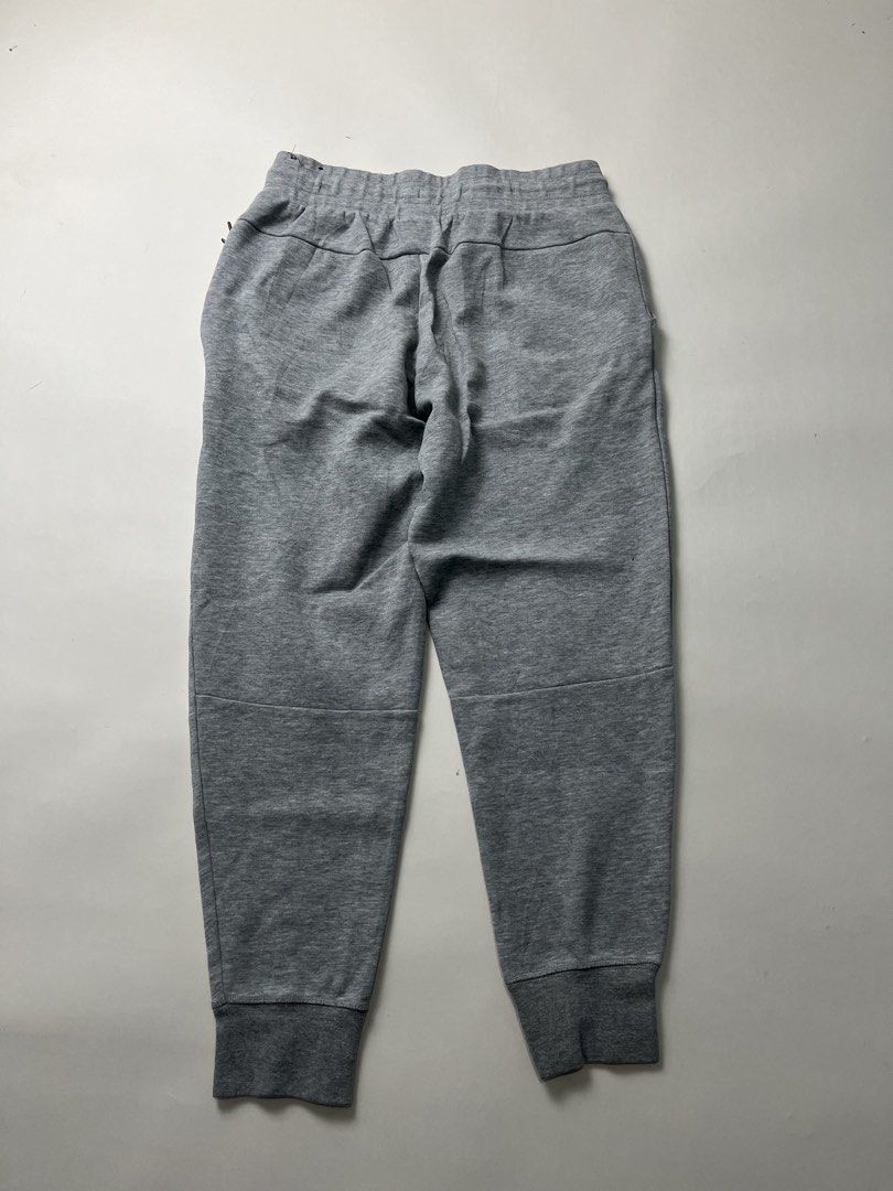 Nike Techfleece Pants (Category: Joggers) located in Makati City. Submitted by ufcknwthbst (Listing ID 1470362783, Image 2). Description: 28-32 waist 34 inch length 9.5/10 condition No issue.