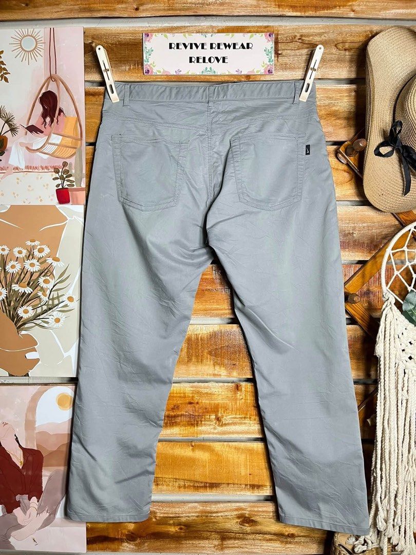 NIKE Trouser Pants for Men (Category: Trousers) located in Pagadian. Submitted by angelcanzado (Listing ID 1470389139, Image 3). Description: NIKE Trouser Pants for Men Excellent Condition Complete Tags Gwapooo as in Actual Color: Gray same sa model 4th pic Medium on Tag , Zipper Pockets both Side Size: 35 - 36 Tape measure L: 38 inches .