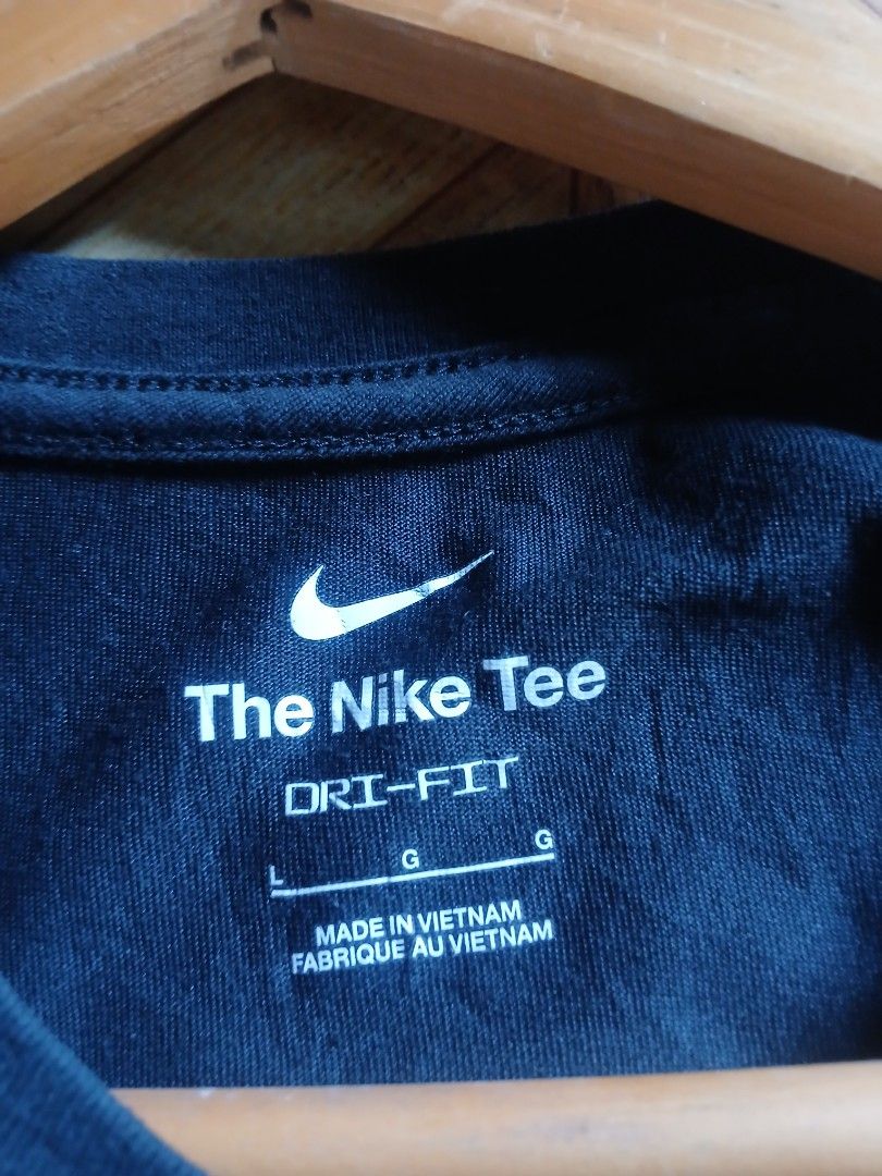 NIKE TSHIRT LARGE 22X28 (Category: Tshirts & Polo Shirts ) located in Munoz. Submitted by cabalardomine98 (Listing ID 1470554425, Image 2). Description: DIMES:W22 L28 CONDITION:AS NEW COLOR RATE:10/10 ISSUE:NONE WALA RABER PRINT LOC.NUEVA ECIJA LUZON.