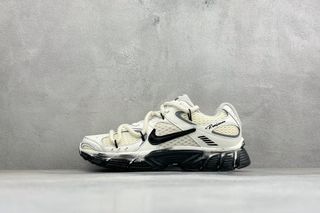 (Category: ) located in . Submitted by shoes_shop. (Listing ID 1470543046, Image 1). Description: .