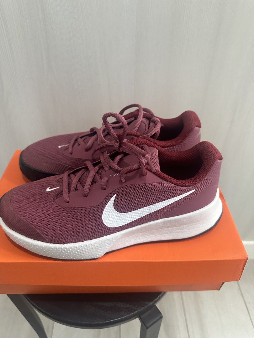 Nike Vapor Lite 3 Clay Like New Size 8 (Category: Sneakers) located in Manila. Submitted by carou42294 (Listing ID 1470385366, Image 3). Description: Nike Vapor Lite 3 for Tennis or Pickleball Red Used Like New Size 8 Price: 350” Delivery via lalamove or grab c/o buyer Meet Up SM San Lazaro.