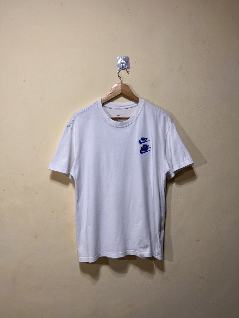 Nike World Tour Tshirt (Category: Activewear) located in Naga. Submitted by davinci_25 (Listing ID 1470440493, Image 2). Description: dimes: 20 width x 27 length issue: none condition: like new condition (9.9/10) color rate: 9.9/10.