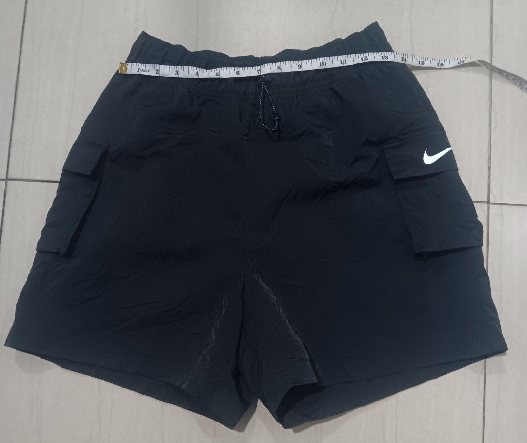 Nike Woven Nylon Cargo Short (Category: Shorts) located in Cagayan de Oro. Submitted by sar__thrifty (Listing ID 1470457274, Image 3). Description: NiKe Woven Nylon Utility Cargo Short Meduim on Tag Best Fit from Size 28 to 30 waistline 9.8/10 Color rate with stretchable sting Nylon Materials Have multiple pockets Complete Tags with Searchable Code As new condition no issue.