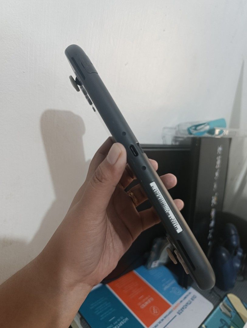 Nintendo Switch Lite Handheld Console Gray (Category: Nintendo) located in Manila. Submitted by cedieleen (Listing ID 1470457053, Image 2). Description: - Model: Nintendo Switch Lite (Matte Dark Gray) - Condition: Fully working and tested - Screen: Clear display (shown in photos) - Controls: Standard D-pad and thumbsticks installed - Features: Compact and portable handheld gaming system - Inclusions: Console only, ready for use.