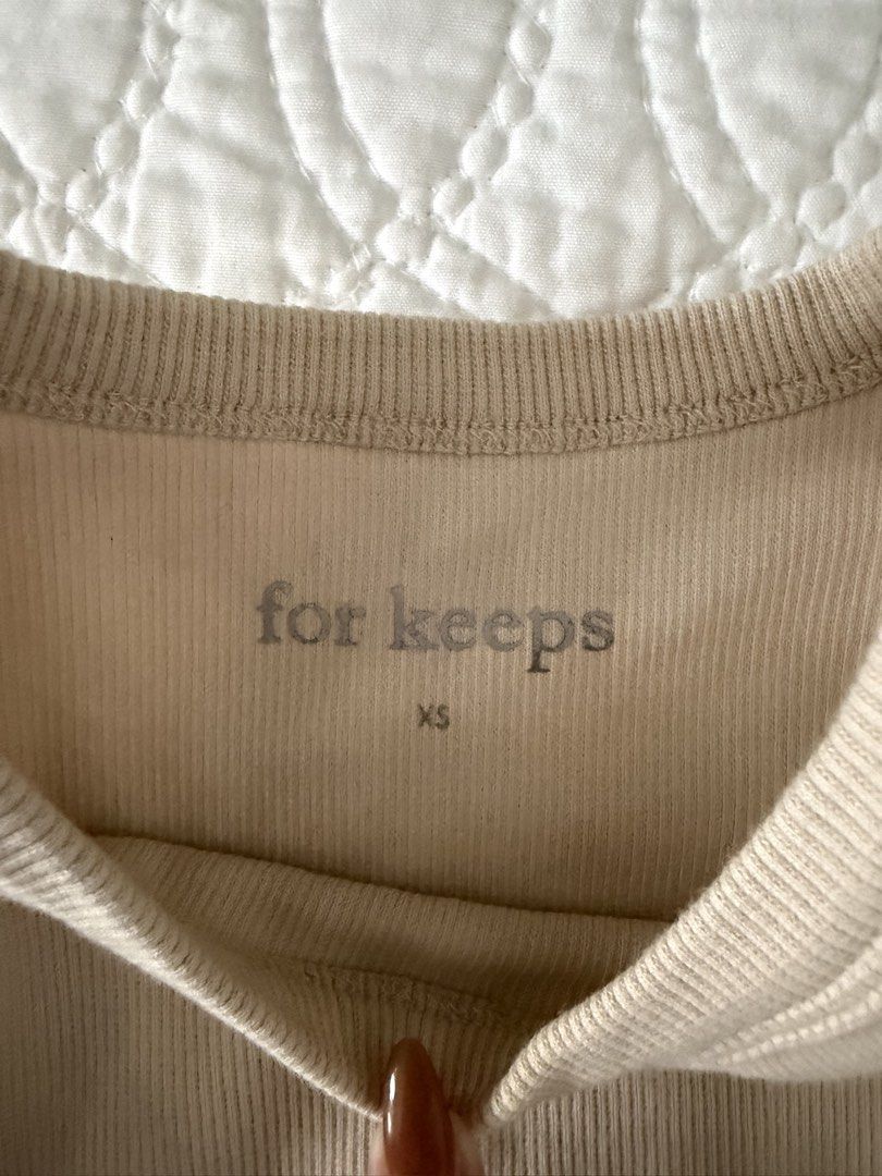 Nude For Keeps Sleeveless Crop Top (Category: Others Tops) located in Quezon City. Submitted by kelangot (Listing ID 1470421911, Image 2). Description: Selling this item in great condition! Brand: forkeeps the label Size: xs Condition: worn only once or twice Color: nude RFS: decluttering 📦 Shipping: C/O buyer 💸 Payment: GCash, BPI, or GoTyme Feel free to message me for inquiries Strictly no cancellations, returns, or refunds. Happy shopping! ♡