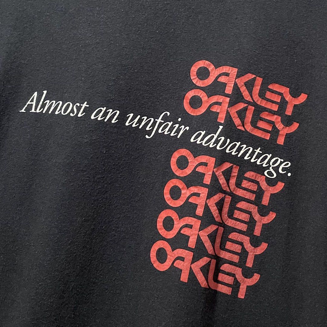 Oakley B1B Advantage SS Graphic Shirt (Category: Tshirts & Polo Shirts ) located in Pandi. Submitted by 28hundreds (Listing ID 1470378848, Image 2). Description: Oakley B1B Advantage SS Graphic Shirt W 20 • L 27.5 excellent condition, authentic searchable qr see detailed pics to appreciate the piece. - 800 +sf bulacan / lalamove.