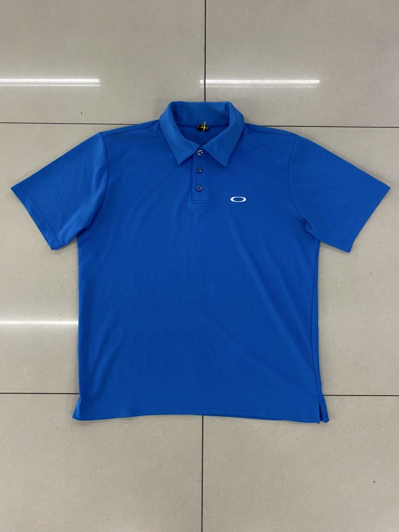 Oakley Polo (Category: Formal Shirts) located in Quezon City. Submitted by janrey0402 (Listing ID 1470407976, Image 1). Description: Size Medium to Large Dimensions 22 Width x 27.5 Length Authentic Complete Tags Excellent Condition Color Rate 9.5/10 Ready to Wear No Isssue.