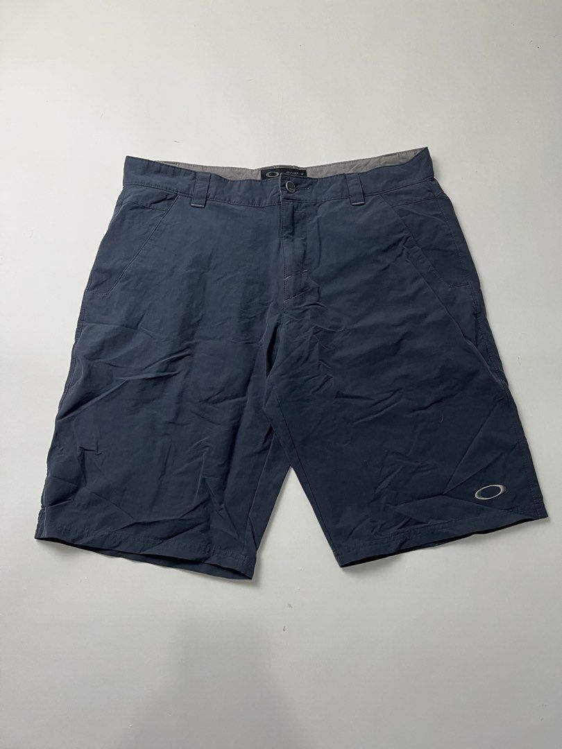 Oakley Shorts (Category: Shorts) located in Makati City. Submitted by ufcknwthbst (Listing ID 1470362556, Image 1). Description: 21 inch length 9.5/10 condition No issue.