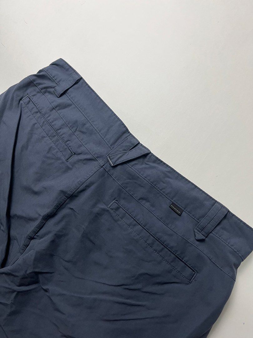 Oakley Shorts (Category: Shorts) located in Makati City. Submitted by ufcknwthbst (Listing ID 1470362556, Image 3). Description: 21 inch length 9.5/10 condition No issue.