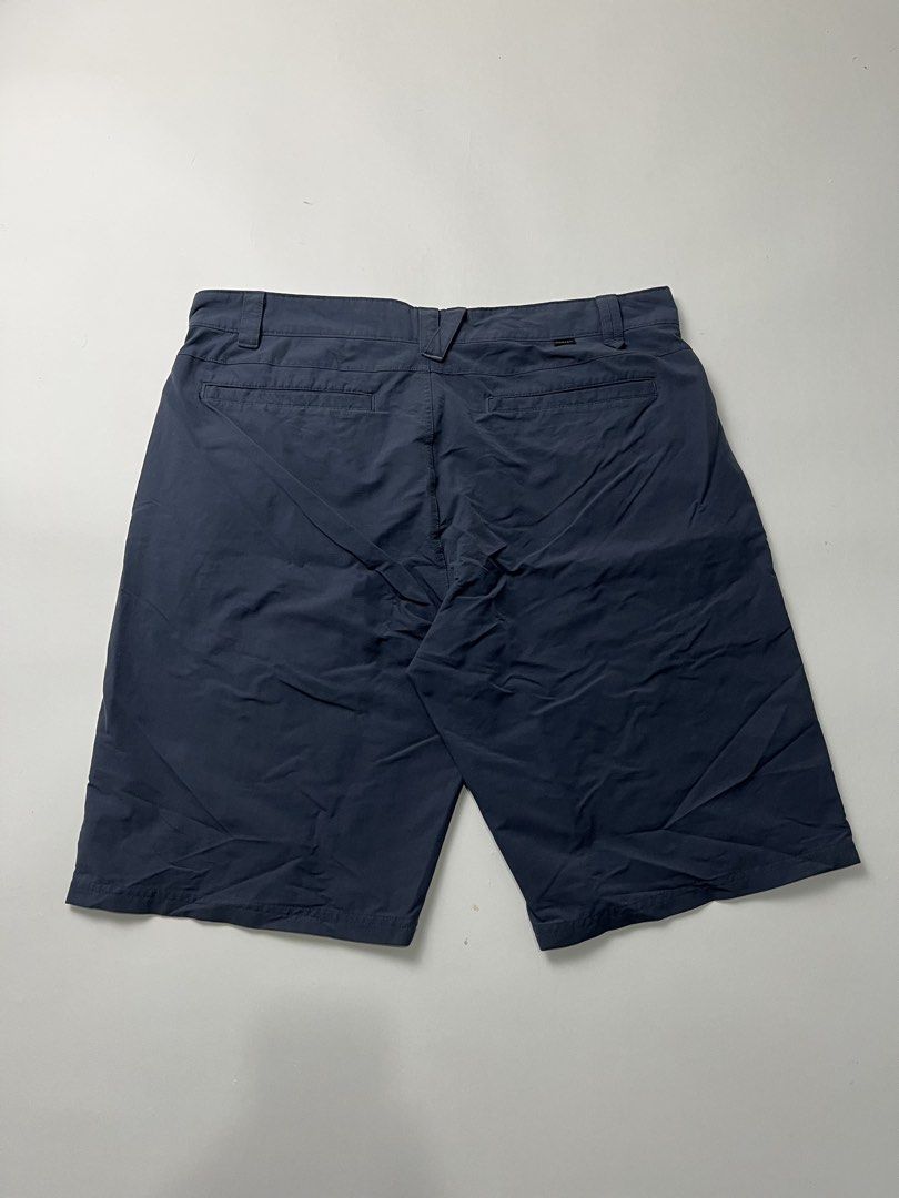 Oakley Shorts (Category: Shorts) located in Makati City. Submitted by ufcknwthbst (Listing ID 1470362556, Image 2). Description: 21 inch length 9.5/10 condition No issue.