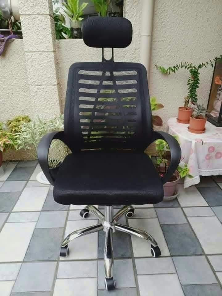OFFICE CHAIR HEAVY DUTY (Category: Chairs) located in Manila. Submitted by zhaeila23 (Listing ID 1470411370, Image 2). Description: Onhand Brand New ‼️ Office chair - 1,150 only ‼️ Office chair with headrest - 1350 Only ‼️ Ergonomic chair - - 1,850 only ‼️.