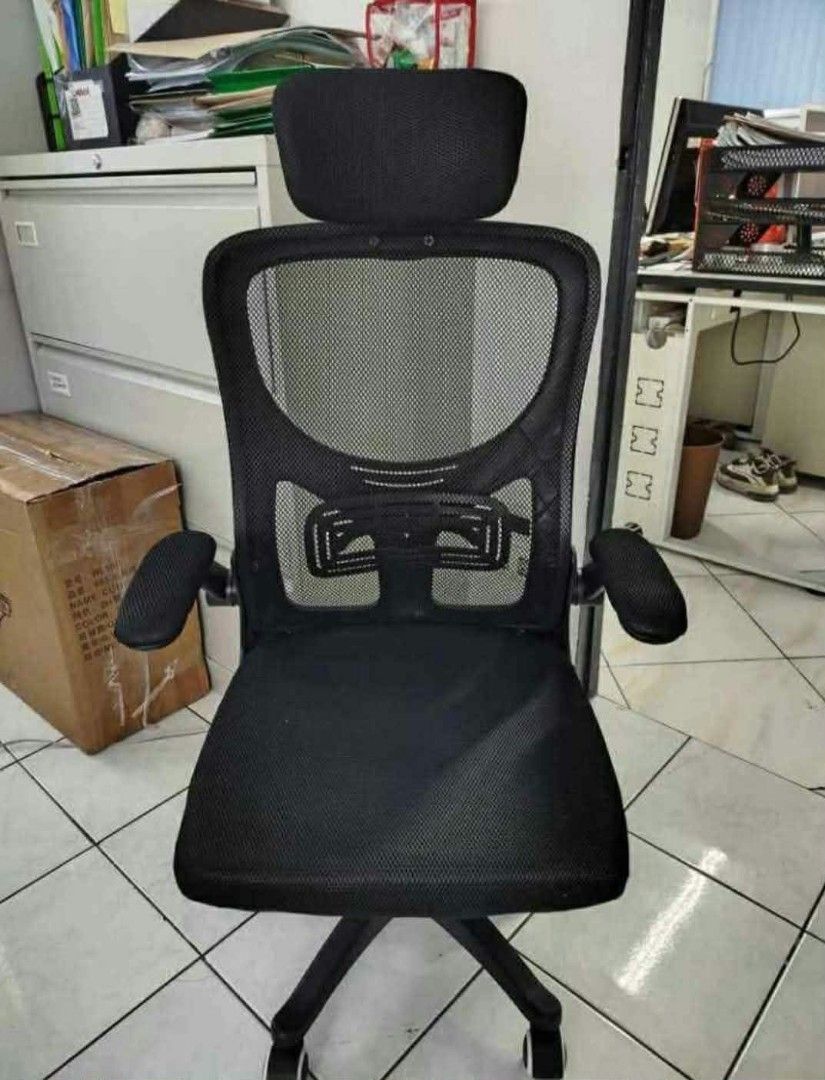 OFFICE CHAIR HEAVY DUTY (Category: Chairs) located in Manila. Submitted by zhaeila23 (Listing ID 1470411370, Image 1). Description: Onhand Brand New ‼️ Office chair - 1,150 only ‼️ Office chair with headrest - 1350 Only ‼️ Ergonomic chair - - 1,850 only ‼️.