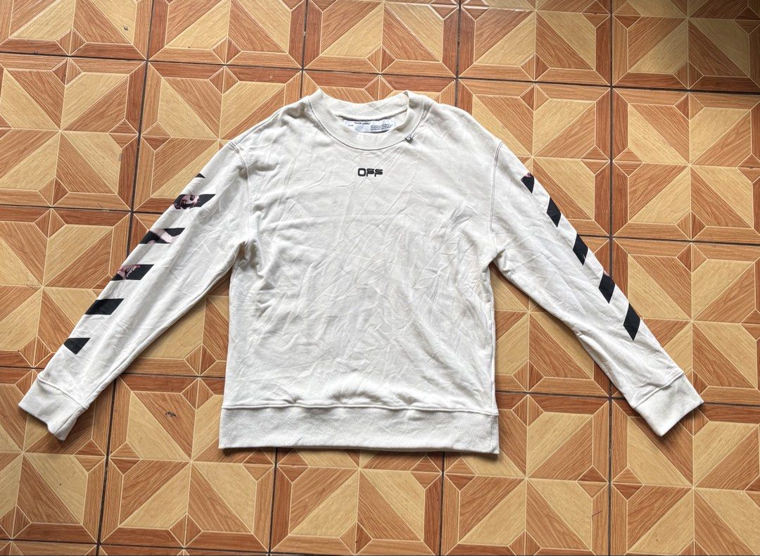 Off-White Caravaggio Arrow Print White Sweatshirt (Category: Coats, Jackets and Outerwear) located in Baybay. Submitted by jhondhelbe76855 (Listing ID 1470369786, Image 1). Description: Off-White Size:large on tag Dimes:21.5x27 Color rate:9 Need to wash No Issue Excellent condition 📩📩📩 Unlivouch Visayalocation.