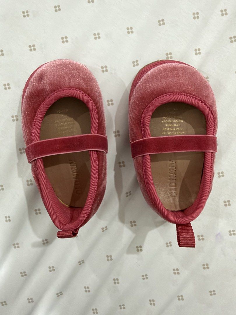 Old Navy Baby Flats 12-18M (Category: Babies & Kids Fashion) located in Manila. Submitted by diane.preloved0328 (Listing ID 1470443048, Image 2). Description: Pink Ballet Flats 12-18M .