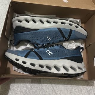 (Category: ) located in . Submitted by topdawgwardrobe (Listing ID 1470390970, Image 1). Description: .