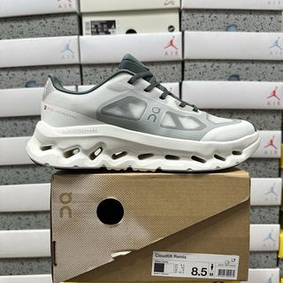 (Category: ) located in . Submitted by pickplanet_sneaker_shirt (Listing ID 1470460226, Image 1). Description: .