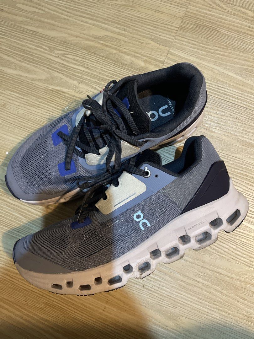 On Running Cloudstratus “Fossil Midnight” shoes (Category: Sneakers) located in Manila. Submitted by nachoco (Listing ID 1470488509, Image 2). Description: Used for few times only Price negotiable - Brand: On Running Cloudstratus - Colorway: Grey and Navy - Size: US M8.5 / EUR 42 / UK 8 - Cushioning: Helion superfoam midsole with signature CloudTec - Design: Swiss-engineered for maximum comfort - Condition: Clean uppers with minor dirt marks on t