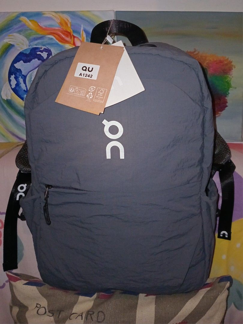On Running Waist Pack 2L Lite Grey Backpack (Category: Belt bags, Clutches and Pouches) located in Rodriguez. Submitted by maycol (Listing ID 1470369741, Image 1). Description: - Brand: On Running - Model: Waist Pack 2L Lite - Color: Grey with white On logo on front and strap ends - Condition: Brand new with original paper tags attached - Comfort & Fit: Breathable mesh back panel with adjustable straps - Storage: Convenient zippered front pocket 