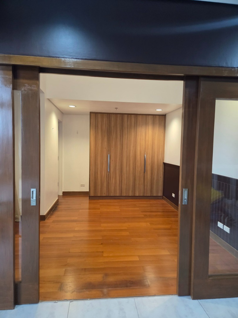 (Category: ) located in . Submitted by angehl13 (Listing ID 1470424500, Image 1). Description: .