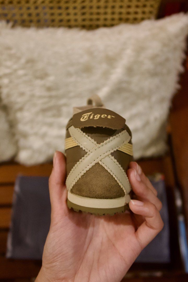 Onitsuka Tiger Mexico 66 brown (Category: Sneakers) located in Manila. Submitted by mawee13 (Listing ID 1470475181, Image 3). Description: Onitsuka Tiger Mexico 66 – Women’s US 6.5 – Brand New (Aunthentic) Description: 👟 Brand/Model: Onitsuka Tiger Mexico 66 📏 Size: Women’s US 6.5 / 23.5 cm ✨ Condition: Brand new 🎨 Color: Clay Canyon 💰 Price: ₱8,500 Details: - Never worn, no flaws - Reason for selling: runs small for me - Comes with original 