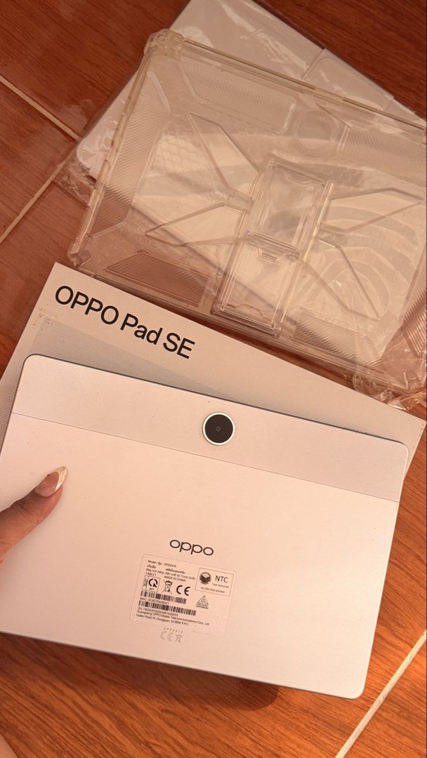 Oppo Pad SE (Category: Android) located in Manila. Submitted by happy_zoey02 (Listing ID 1470364709, Image 3). Description: BILHIN NIYO NA TO MAAWA KAYO‼️😂 📱 RUSH SALE: OPPO PAD SE 🤍✨ 🤍 Color: Starlight Silver✨ 💾 128GB ROM + 8GB RAM 📌 1 YEAR USED ✔️ Extra tablet lang kaya hindi masyadong nagamit at hindi na ginagamit ng junakis ko kasi may phone na. ✔️ No issue, No scratch Check to sawa! ✔️ With original box ✔️ FREE 2 TAB CASE ❌ No charger 