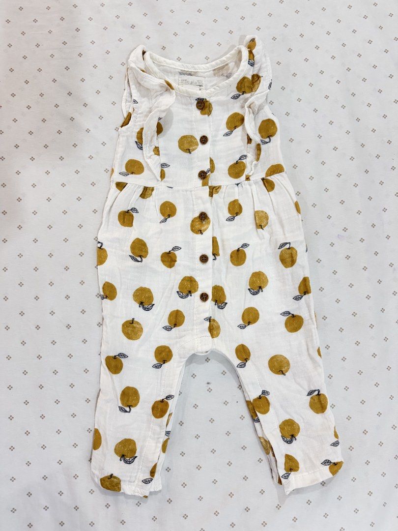 Organic Linen Romper 9M (Category: Babies & Kids Fashion) located in Manila. Submitted by diane.preloved0328 (Listing ID 1470437249, Image 1). Description: Little Planet by Carter’s Romper 9M Snap button pants.